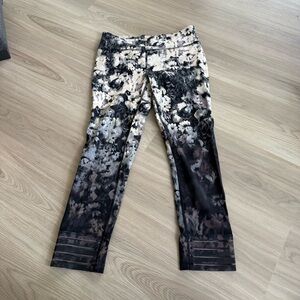 Free People Floral Patterned Capri Leggings